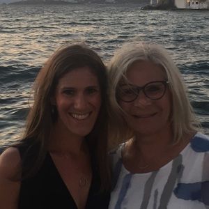 Meet your Posher, Antonia